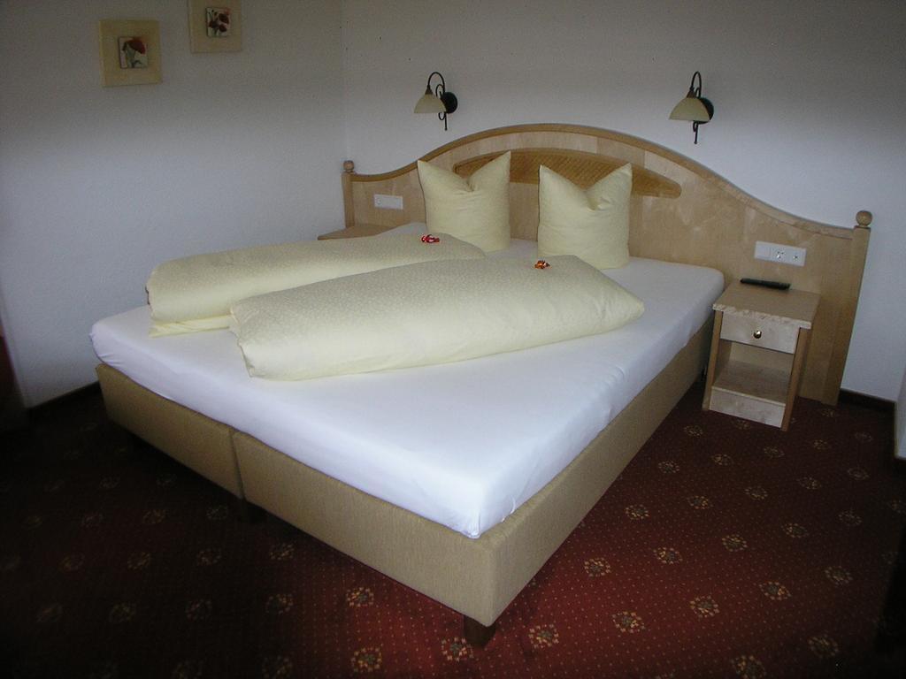 Hotel-Garni Weidacherhof Leutasch Room photo