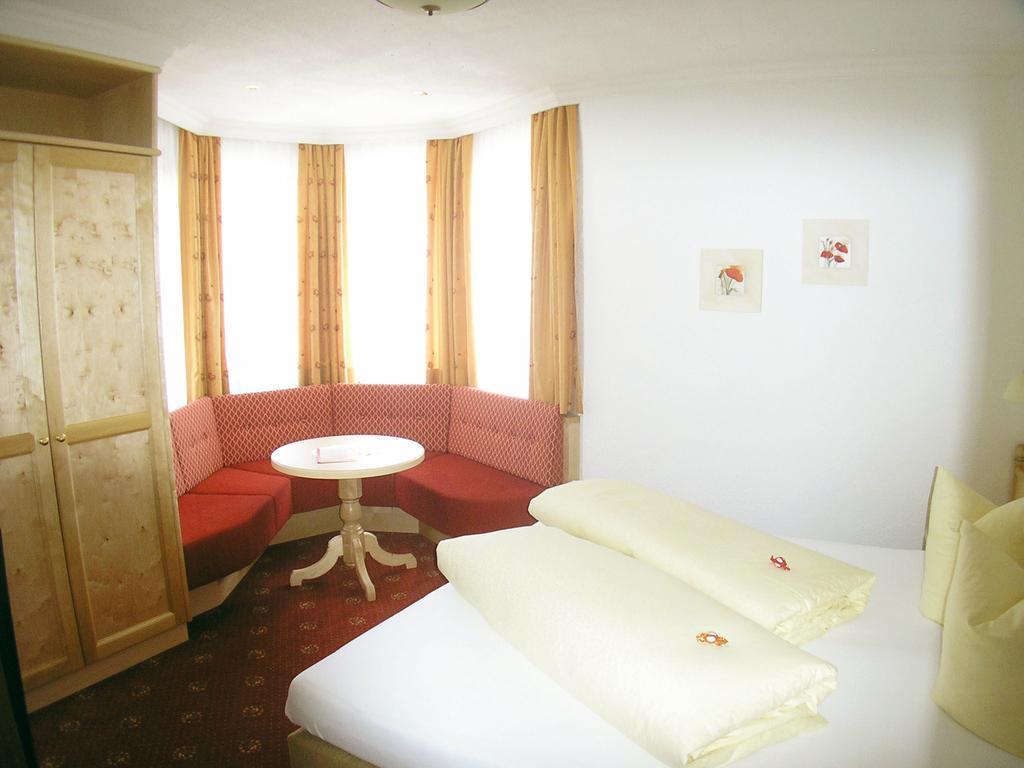 Hotel-Garni Weidacherhof Leutasch Room photo