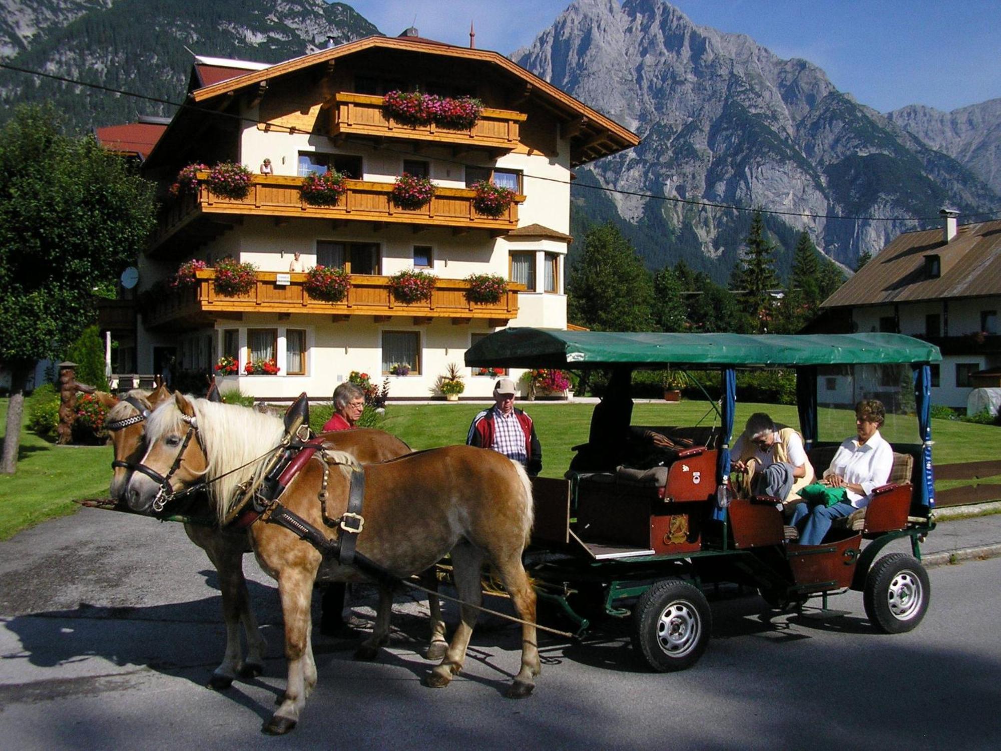 Hotel-Garni Weidacherhof Leutasch Exterior photo